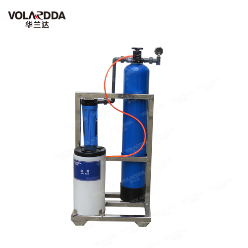 Descaling water softener