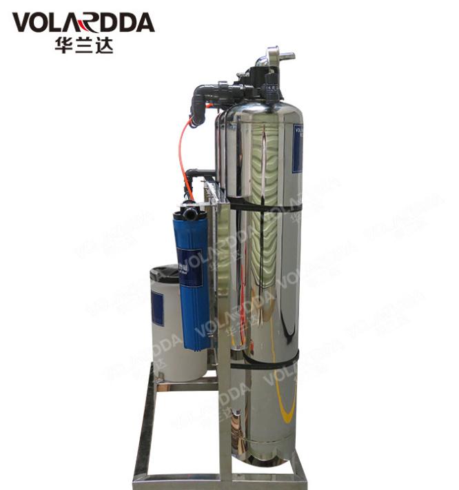 Industrial water ultrafiltration device